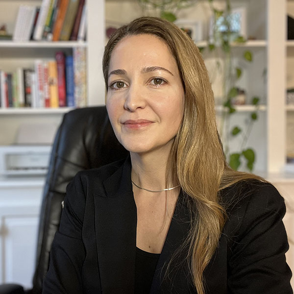 photo of Viviane Fornasaro-Donahue, PhD, RDN, LDN